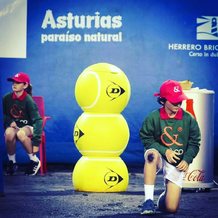 Hoy se celebrará la final del torneo @tenisplayaluanco con dos figuras del tenis @felilopezoficial y nuestro asturiano @pablo_carreno_ . Allí estaremos , como siempre , apoyando al deporte y sobretodo al de nuestra tierra !!!! #luandcosportwear #llevauntrocitodeluancoenti